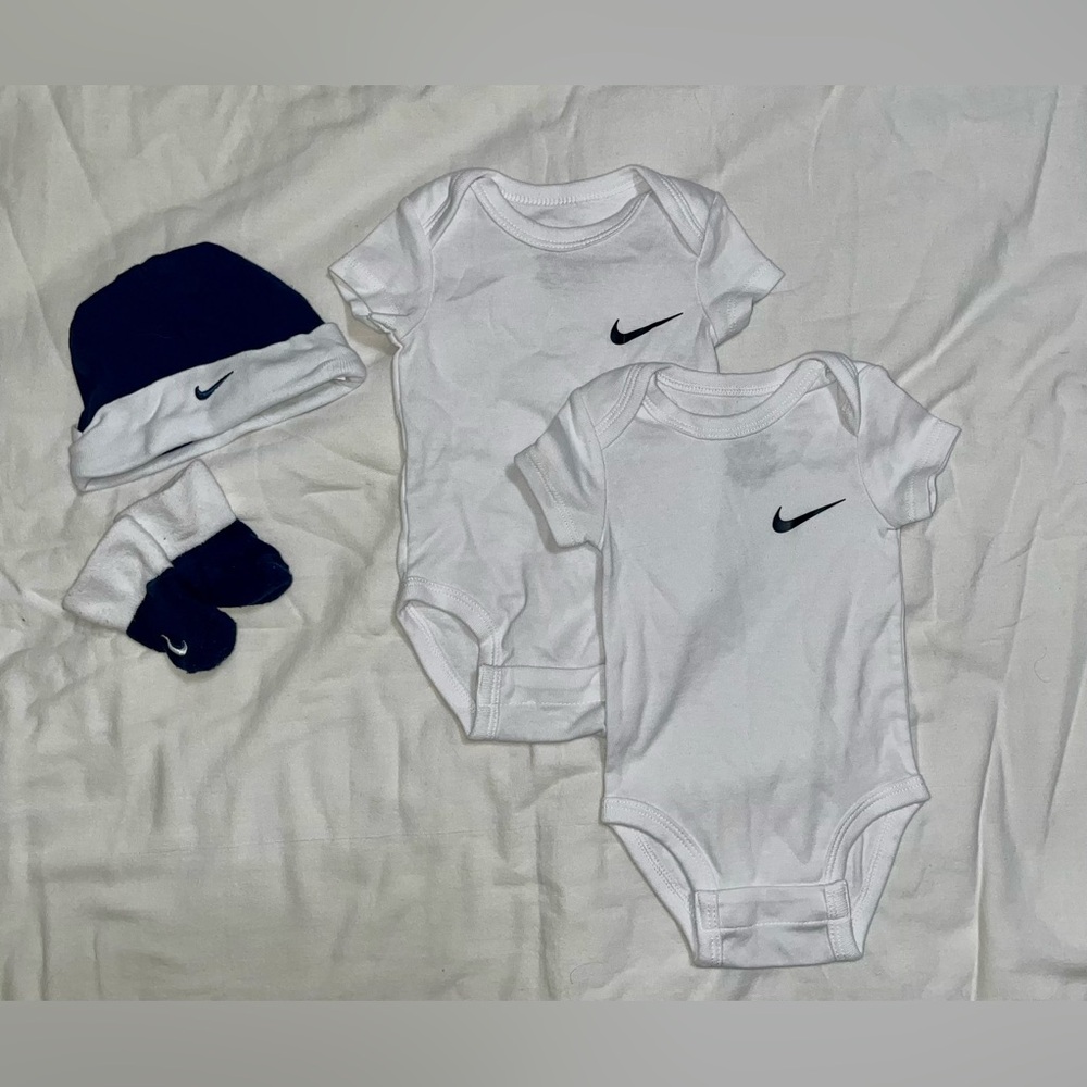 Nike Baby Bodysuit Set